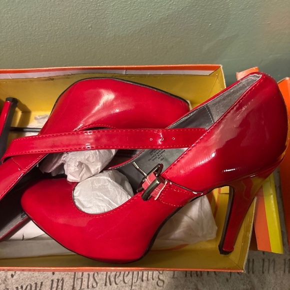 Shoes - Picture 1 of 5